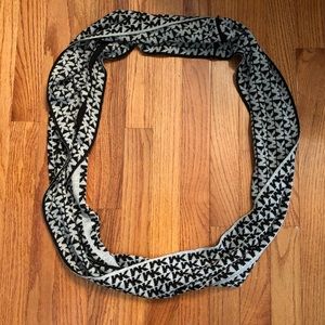 Michael Kors black and white infinity scarf